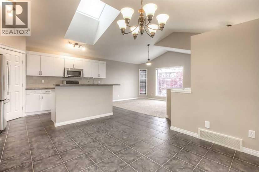 241 Morningside Gardens SW — photo 13 of 40