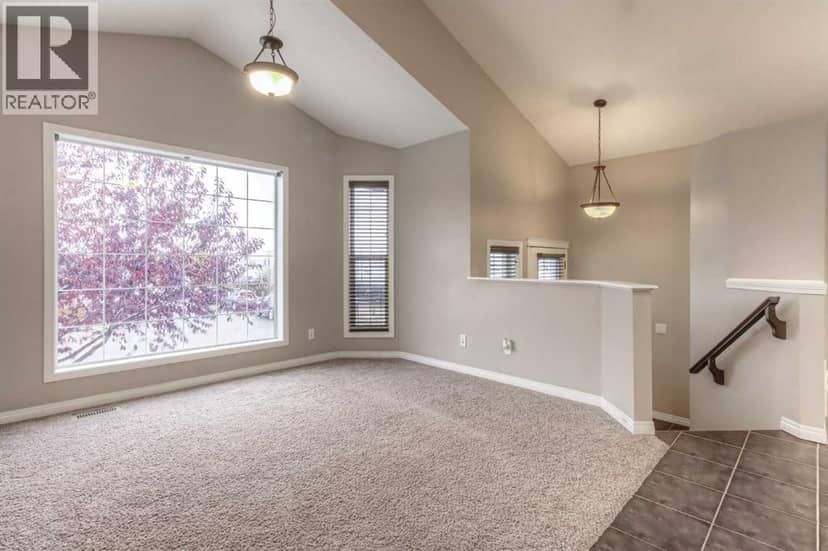 241 Morningside Gardens SW, Airdrie, photo 4