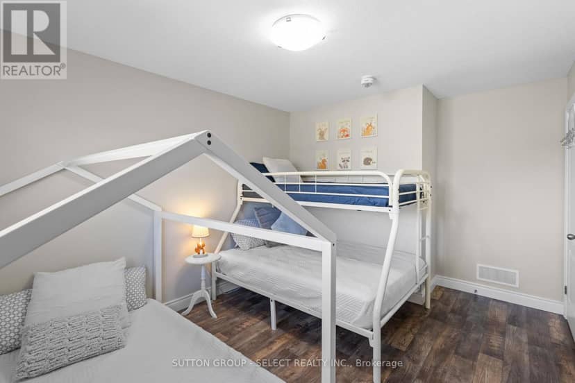 5229 Wales Crescent N — photo 24 of 40
