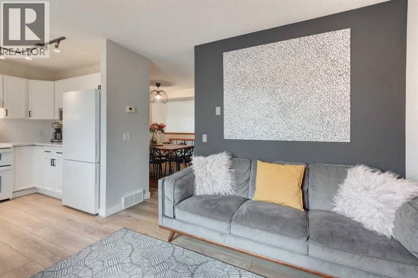 31 Inglewood Cove SE — photo 11 of 40