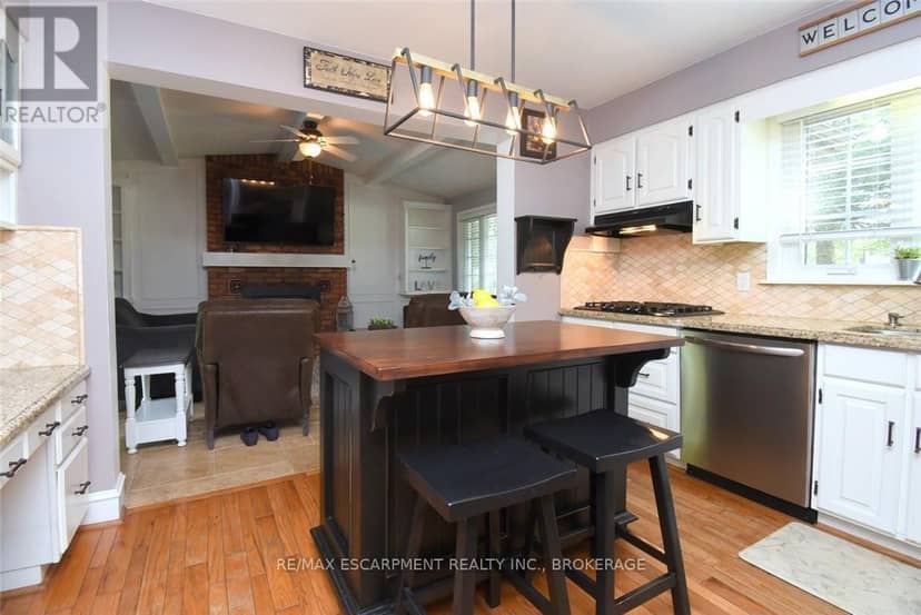 24 Shaw Street — photo 13 of 40