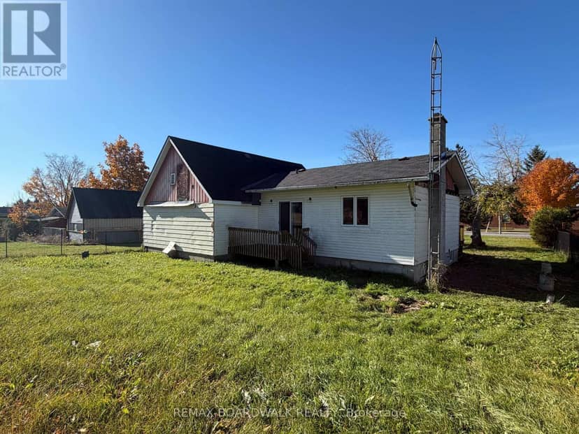 2415 Du Lac Road — photo 9 of 10