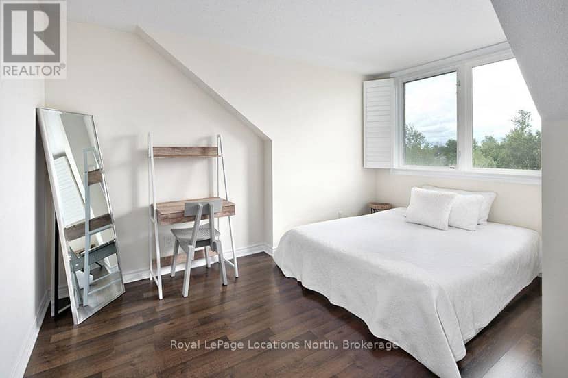 303 - 8 Brandy Lane Drive — photo 29 of 40