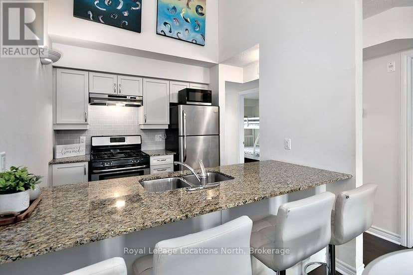 303 - 8 Brandy Lane Drive — photo 9 of 40