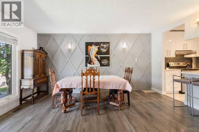 809 68 Avenue SW — photo 9 of 26