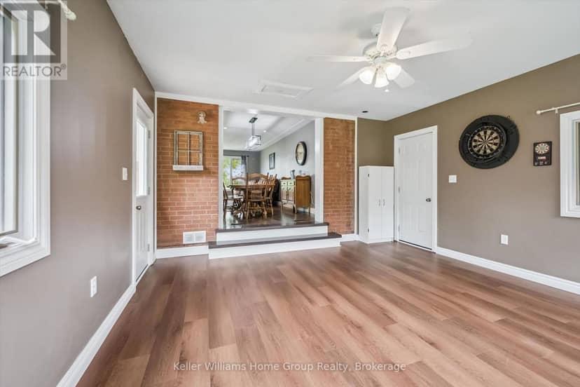 7988 Wellington Road 12 — photo 18 of 38