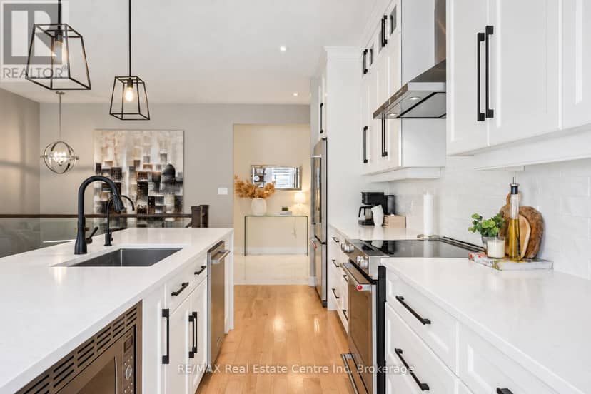 66 Waverley Drive — photo 17 of 40