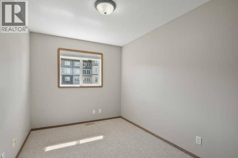 127 Lyons Close — photo 13 of 33