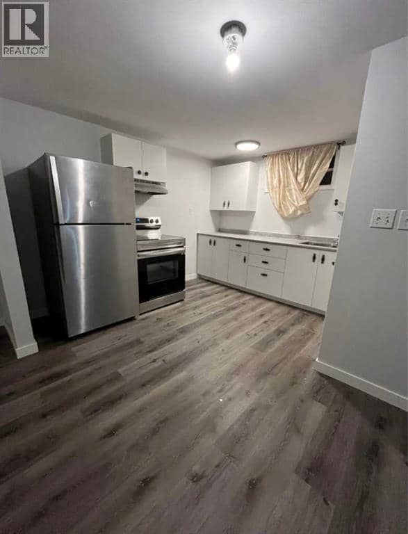5221 51 Avenue — photo 31 of 38