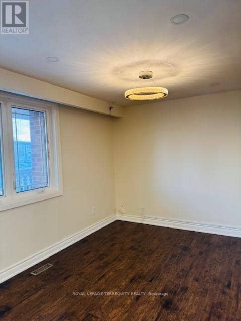 46 Orpington Crescent — photo 7 of 16