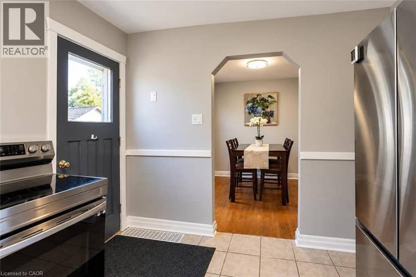 75 BARONS Avenue — photo 16 of 40