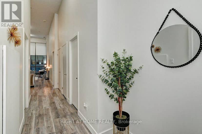 218 - 100 Garment Street — photo 4 of 29