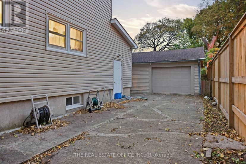 4327 Simcoe Street — photo 37 of 40