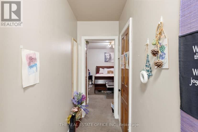 4327 Simcoe Street — photo 7 of 40