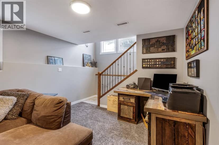 135 Fairmont Point S — photo 22 of 40