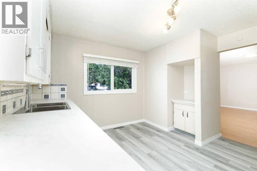 3905 46 Street — photo 16 of 37