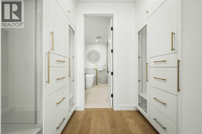 4513 17 Street SW — photo 34 of 40