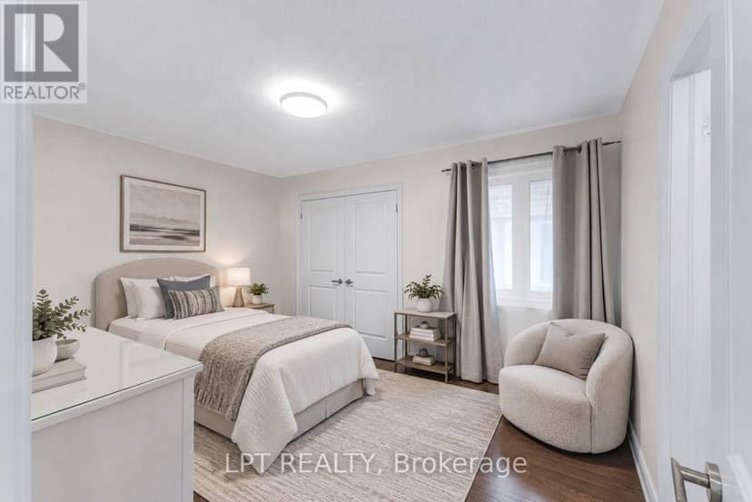 33 Mondial Crescent — photo 16 of 27