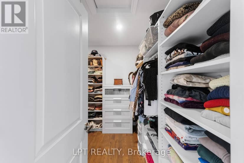 33 Mondial Crescent — photo 12 of 27