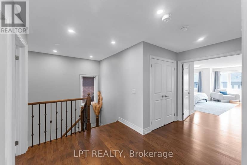 33 Mondial Crescent — photo 8 of 27