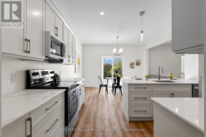 713 Prince Of Wales Drive — photo 10 of 40