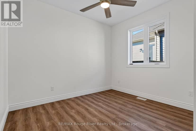 713 Prince Of Wales Drive — photo 24 of 40