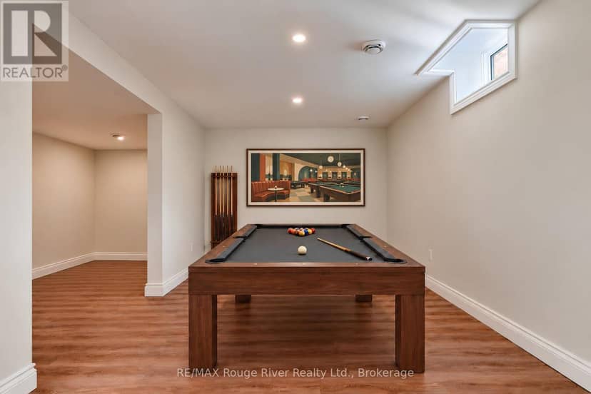 713 Prince Of Wales Drive — photo 36 of 40