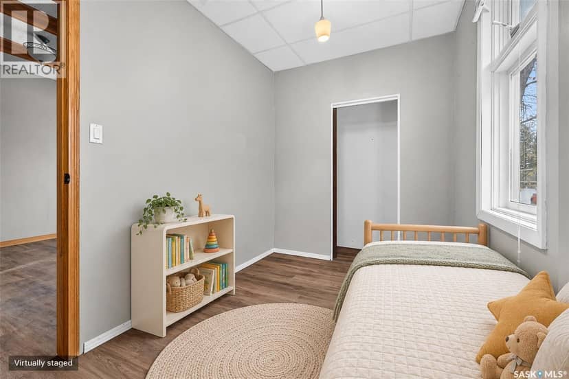 926 Montgomery STREET — photo 11 of 40