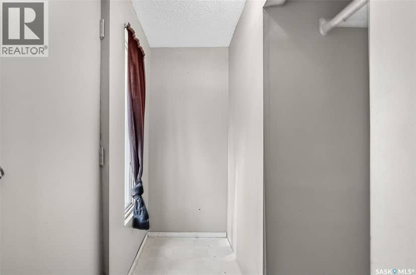 926 Montgomery STREET, Moose Jaw, photo 2