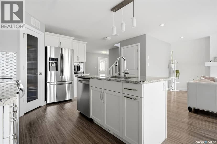 8933 Kestral DRIVE — photo 13 of 40