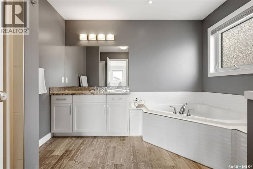 8933 Kestral DRIVE — photo 30 of 40