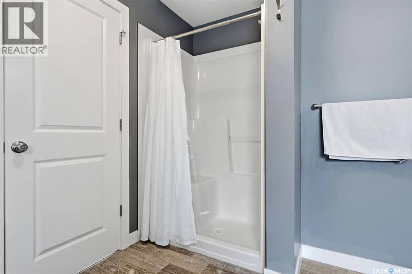 8933 Kestral DRIVE — photo 33 of 40