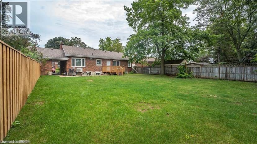 75 HENDERSON Avenue, Brantford, photo 3