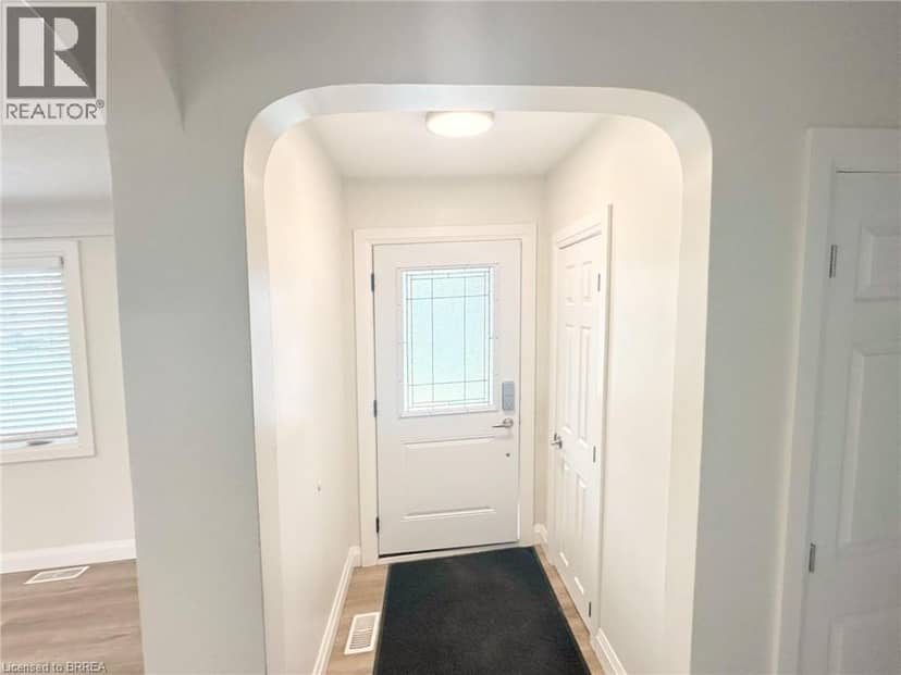 75 HENDERSON Avenue, Brantford, photo 5