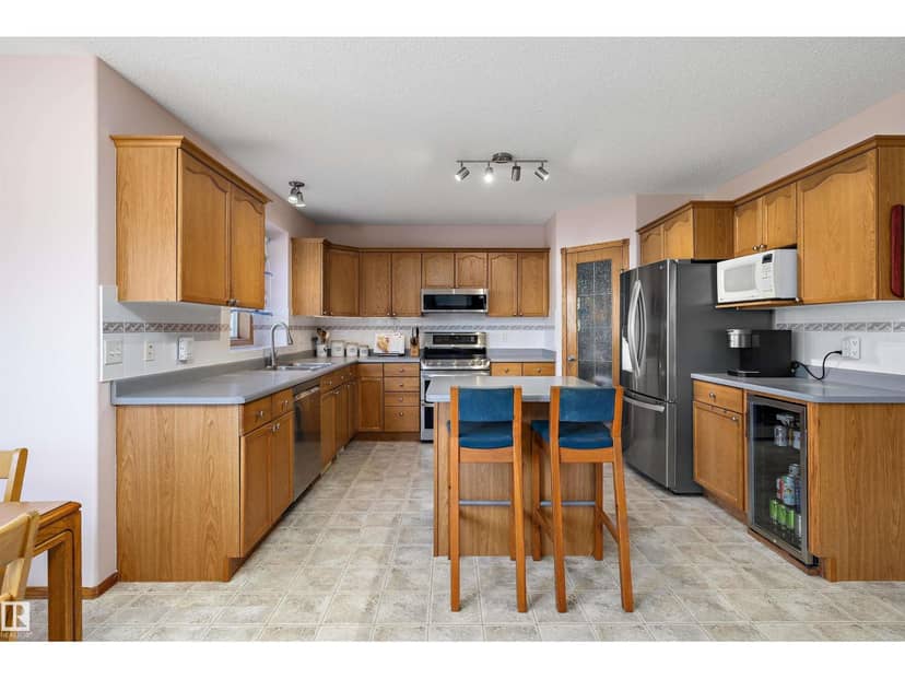 438 Hodgson Bv NW — photo 19 of 40