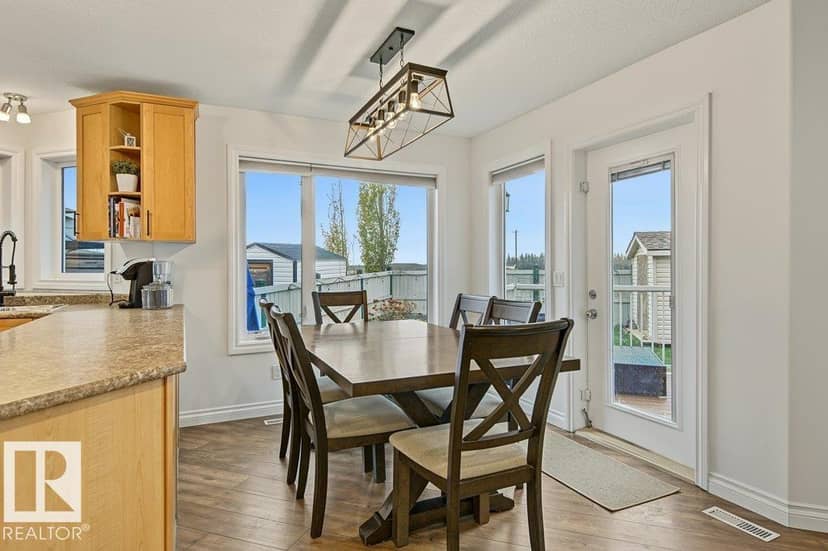 75 Lamplight Dr — photo 11 of 35