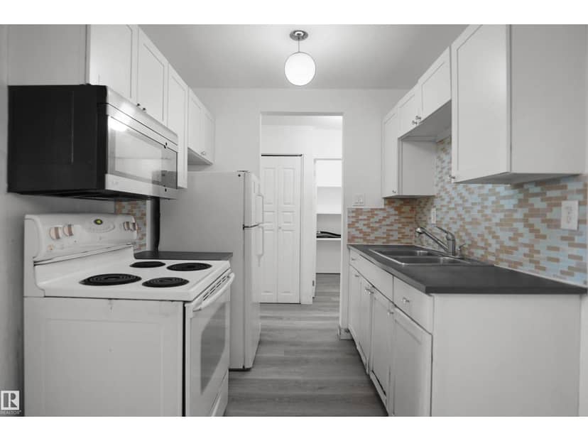#102 10140 151 ST NW NW — photo 13 of 33