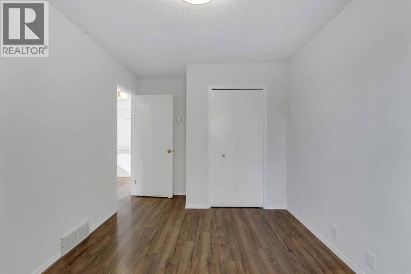 225 Riverwood Close SE — photo 29 of 40