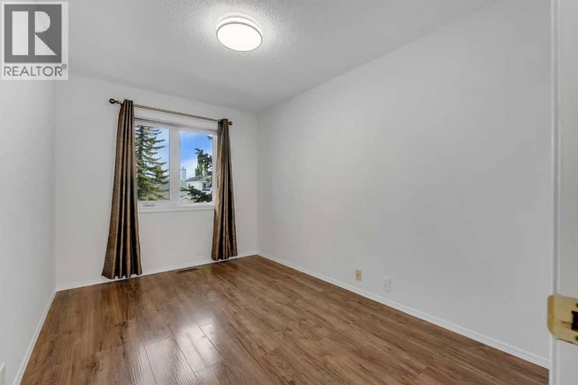 225 Riverwood Close SE — photo 32 of 40