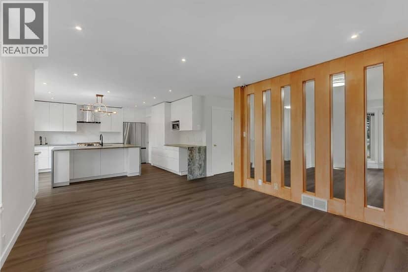 225 Riverwood Close SE — photo 9 of 40