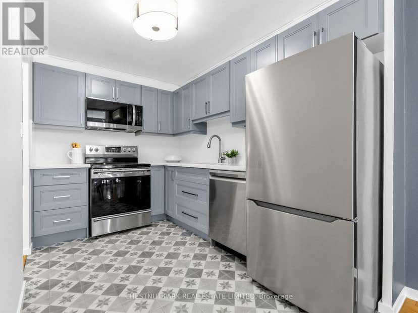 414 - 40 Homewood Avenue — photo 12 of 30
