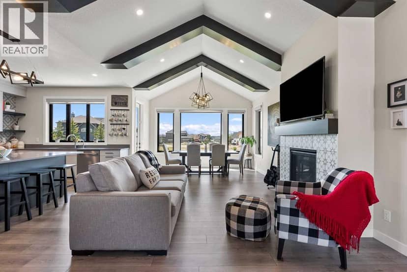 32 Monterra Landing, Cochrane Lake