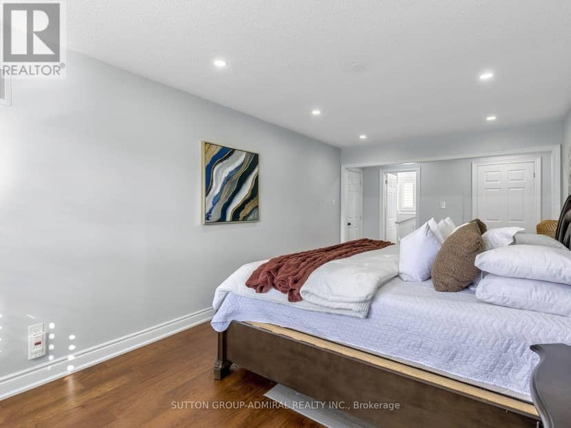 238 Glen Shields Avenue — photo 22 of 40