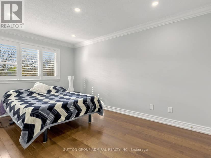 238 Glen Shields Avenue — photo 27 of 40