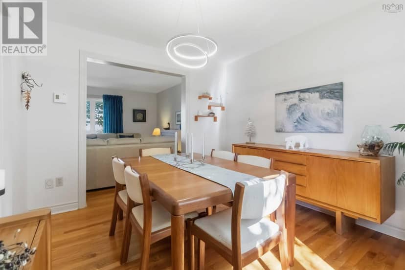 32 Bow Street — photo 9 of 32