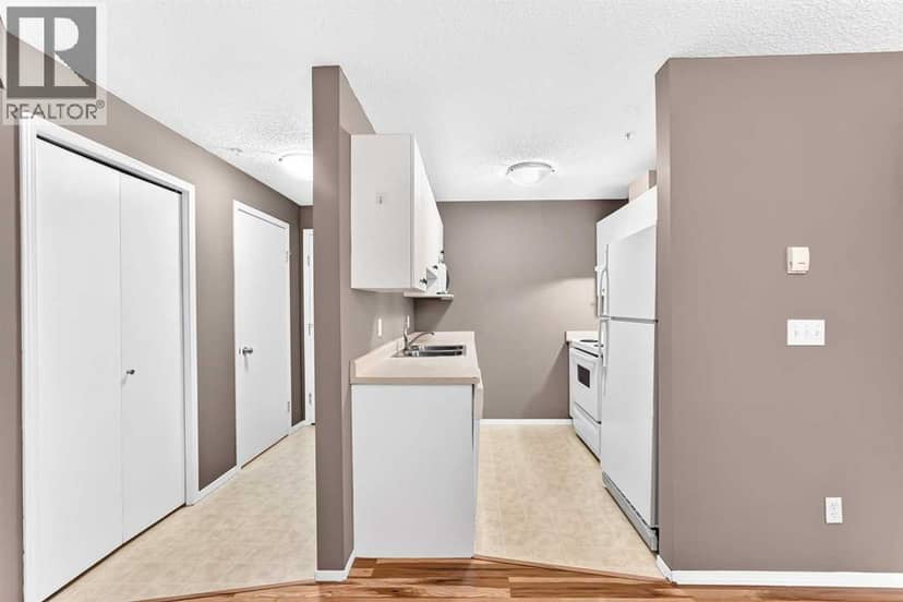 5208A, 604 8 Street SW, Airdrie, photo 5