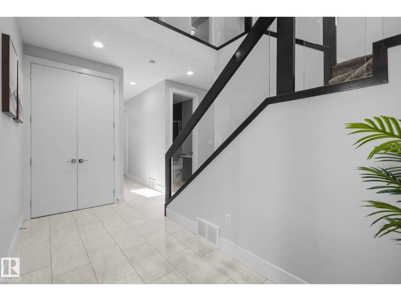 2019 Ware RD NW, Edmonton, photo 4