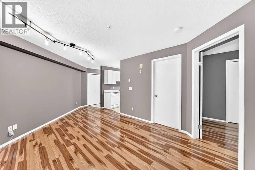 5208A, 604 8 Street SW — photo 20 of 40