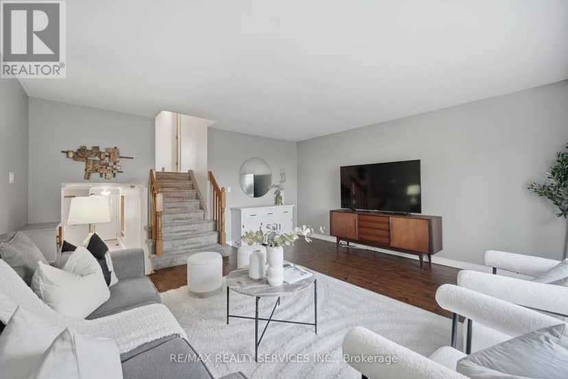 47 Lindridge Avenue — photo 15 of 36