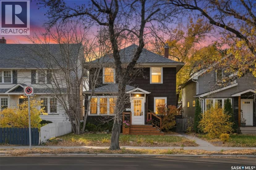 615 Clarence AVENUE S, Saskatoon, photo 2